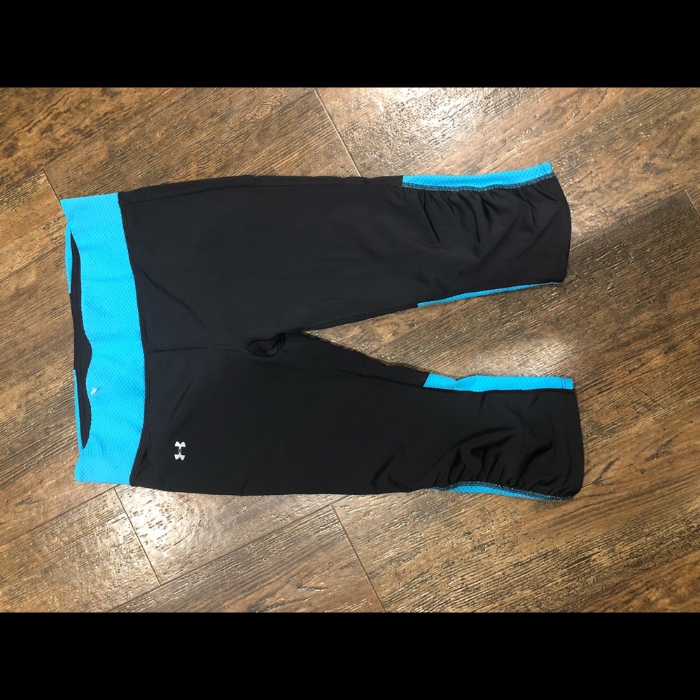 NWOT under armour cropped leggings